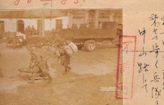 这是日本鬼子不许发表一张老照片！
1937年，鬼子占领南京后，开始肆无忌惮的烧杀