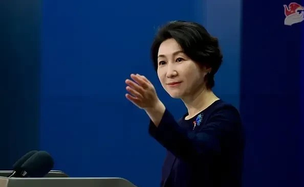 菲船闯中国海警用用水炮反制











各位看官，都别睡了！有个事儿比