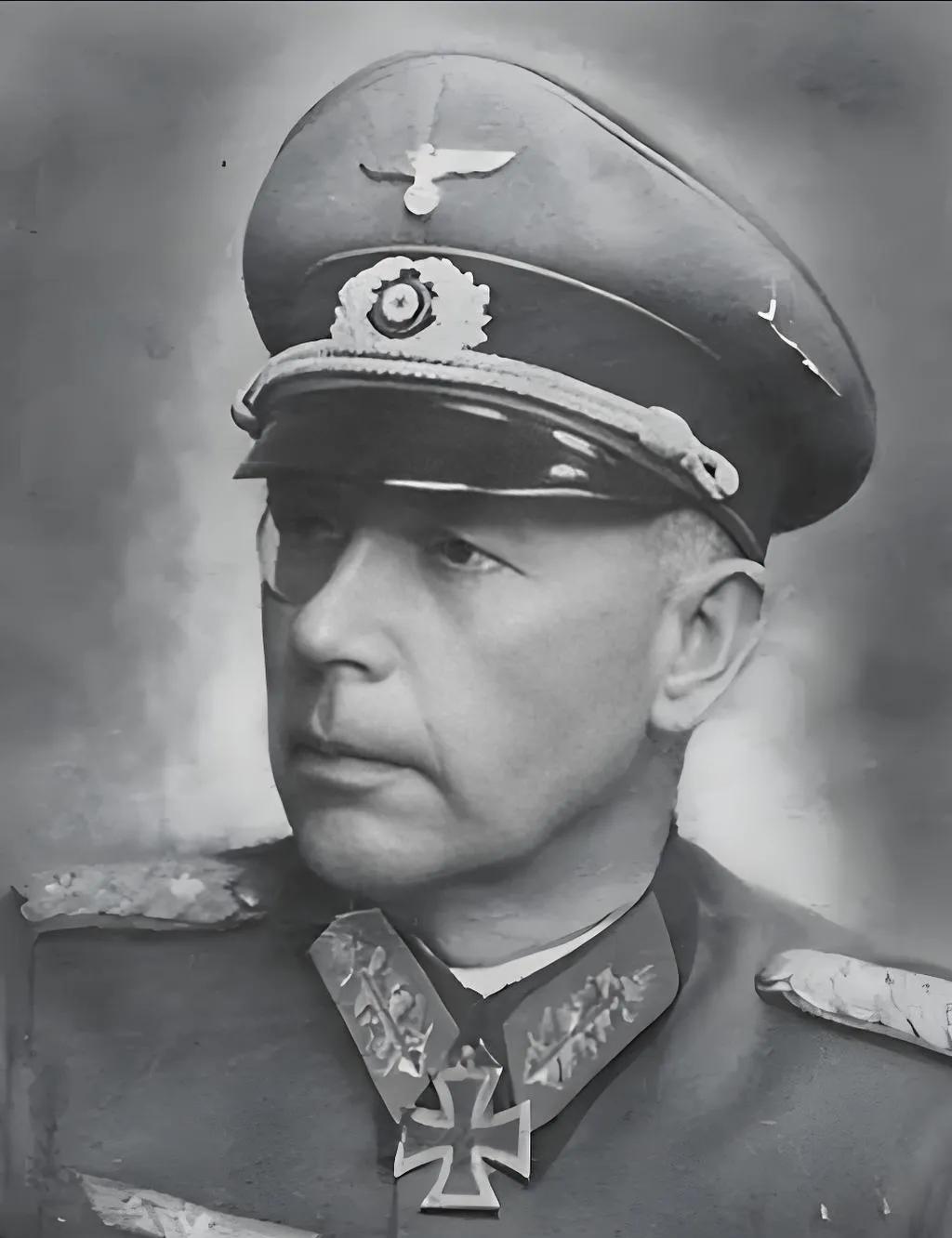 1944年，6万德军被十倍之数的苏联红军包围，苏军派人去劝降，谁料，施特默尔曼将