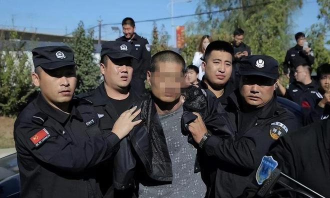 #男子打死村干部已被执行死刑#
 
“一个农民，一把锄头，一条人命，一剂死刑！今