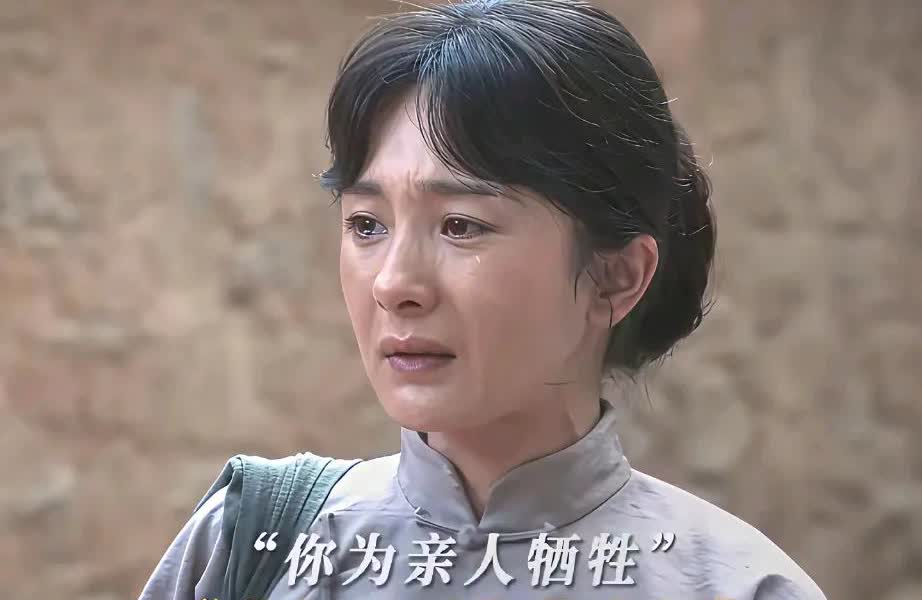 我看着杨幂的这些样子，我就感觉特别别扭！
她演的也不错，但是这脸就很怪，你说她
