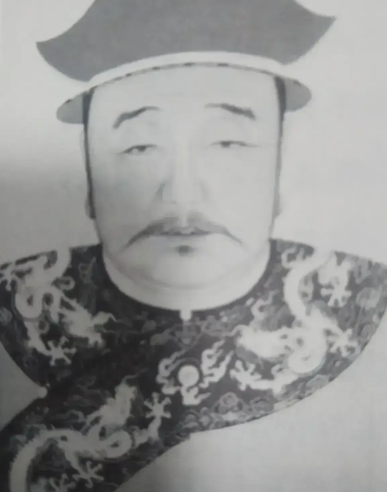 皇太极对朝鲜的态度:你不服，那我就打到你服为止。
早在天聪元年，皇太极就命令二贝
