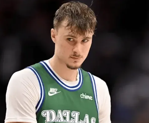 NBA常规赛，独行侠114-116不敌雄鹿。
赛后独行侠球员布兰登-威廉姆斯在接