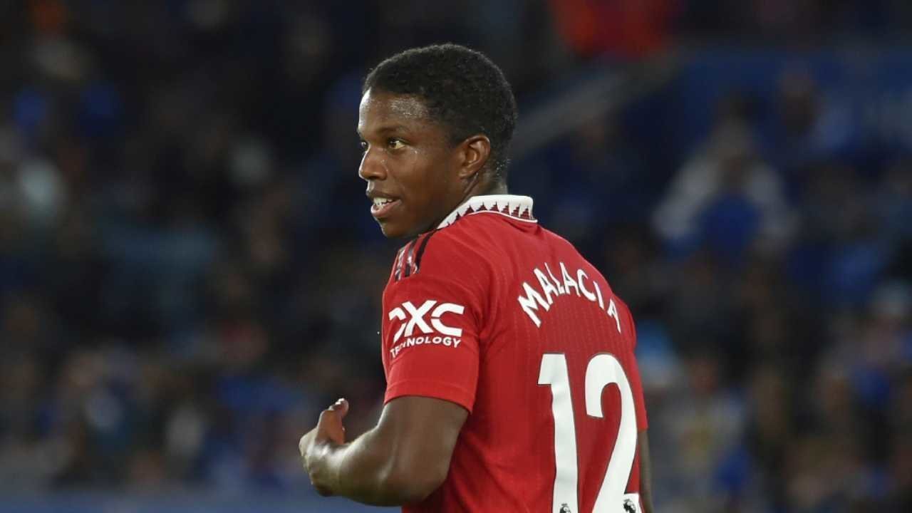 这位曼联球员突然被禁止离开，虽然他已经准备飞往新俱乐部了！