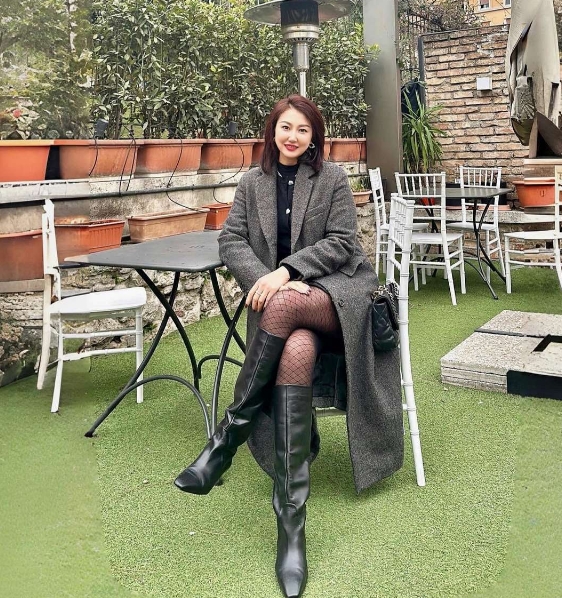 40岁的女人了，已无人问津，这一切是不是来的太早了！！
