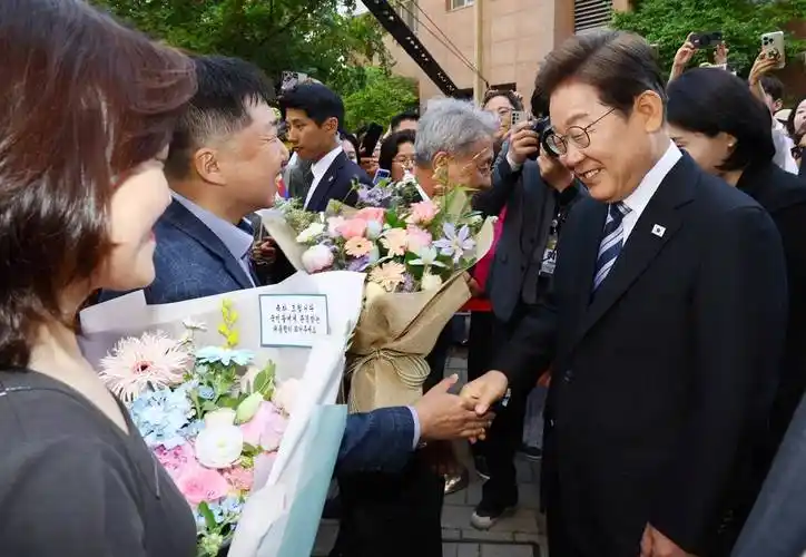 韩国外交“一边倒”？李在明的“美日优先”策略藏着大坑？