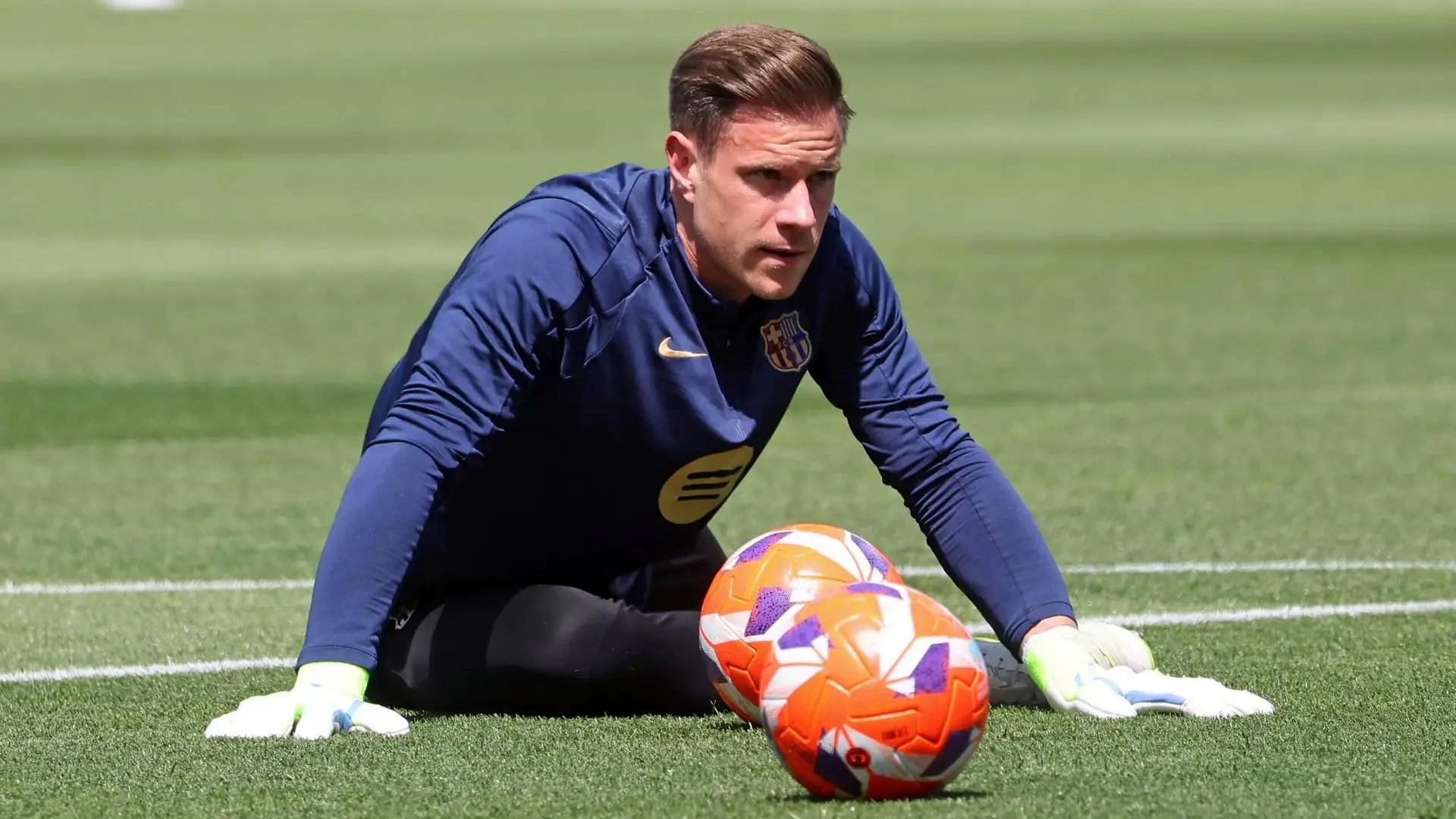 巴萨发布公告，俱乐部在与西甲伤病委员会讨论后，确认特狮满足长期缺阵标准。
俱乐部