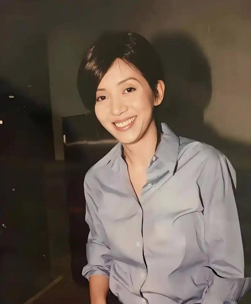1992年，梅艳芳因为拒绝唱歌，被黄朗维打了一巴掌，没想到第二天，黄朗维就被人打