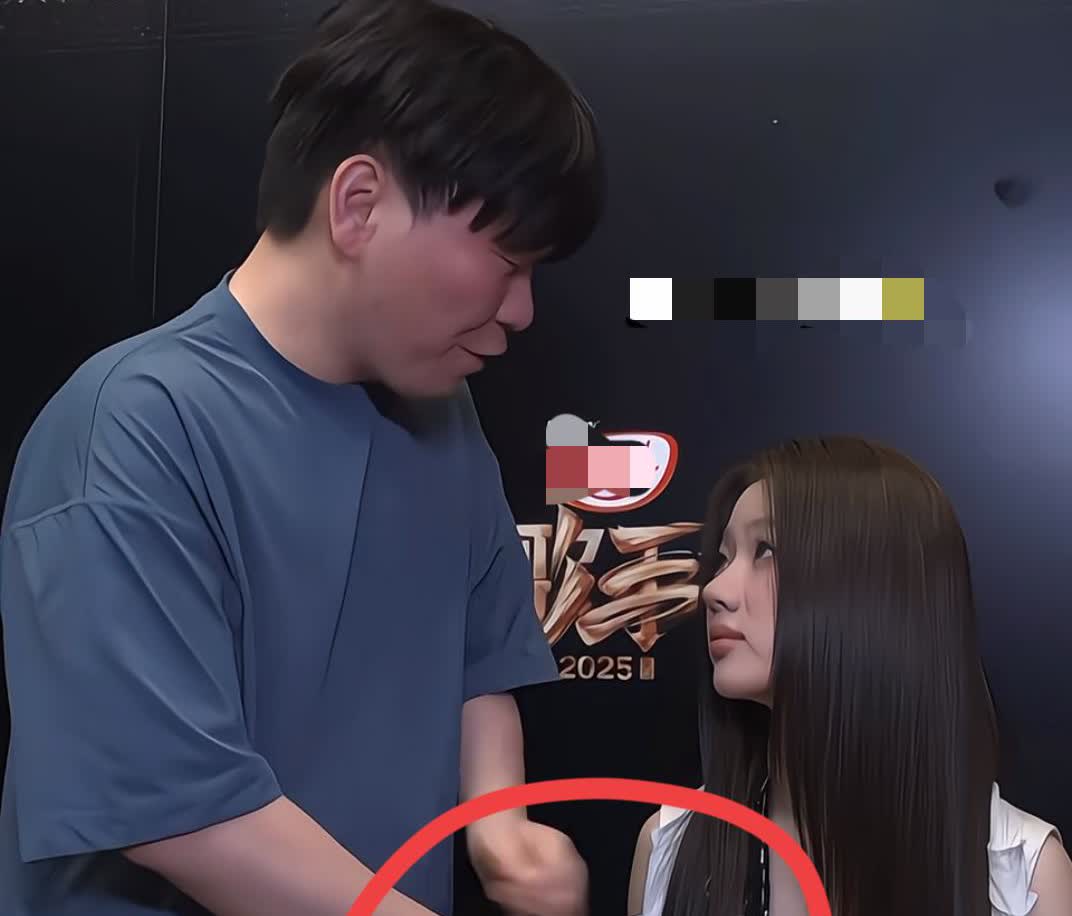 谁懂啊，家人们

单依纯恐怕要在音乐这条路上越走越远了

不是因为她唱的