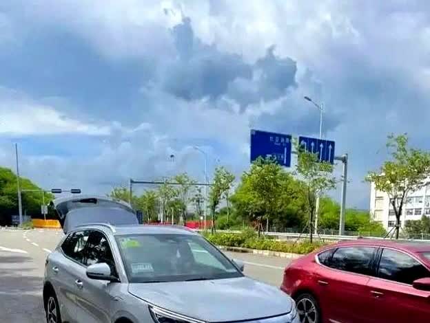 比亚迪混动车型有个致命弱点，那就是纯电续航里程太短了

不过我发现啊 现在很