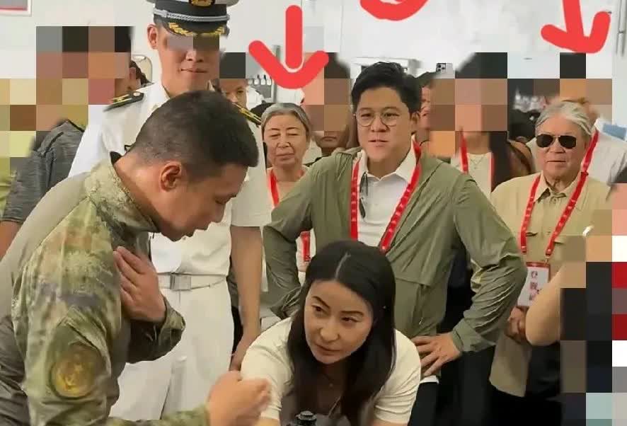 你以为霍启刚喜欢郭晶晶
是因为颜值？
是因为冠军头衔？错！真正戳中他的，是那