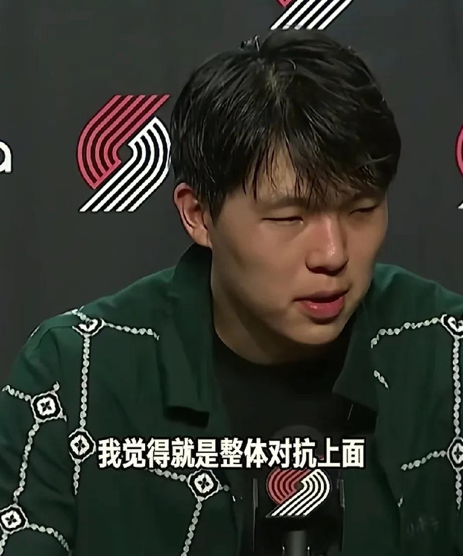 正视不足！杨瀚森首场季前赛赛后说了什么？
杨瀚森迎来了NBA首场季前赛的比赛，这
