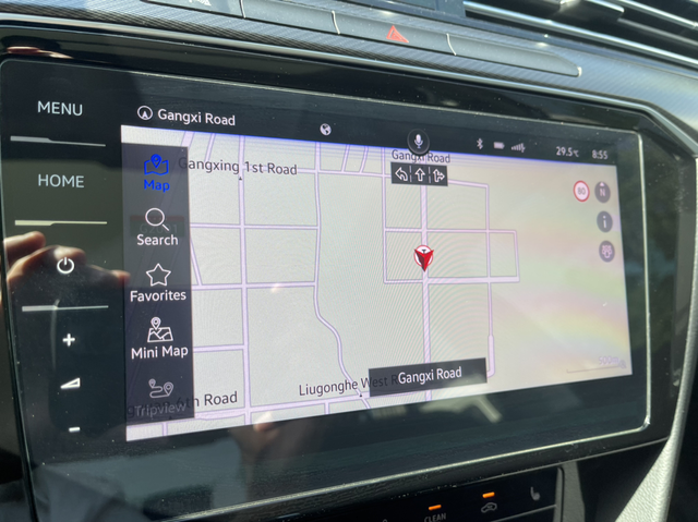 迈腾导航和播报突然变成英文
早上启动车子，去上班，走着走着发现车机一直报英文，一