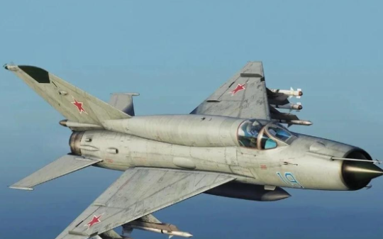 歼7退役后要是直接报废太可惜了，卖到一些小国可以当成镇国神器来使用，还能多挣几百亿…