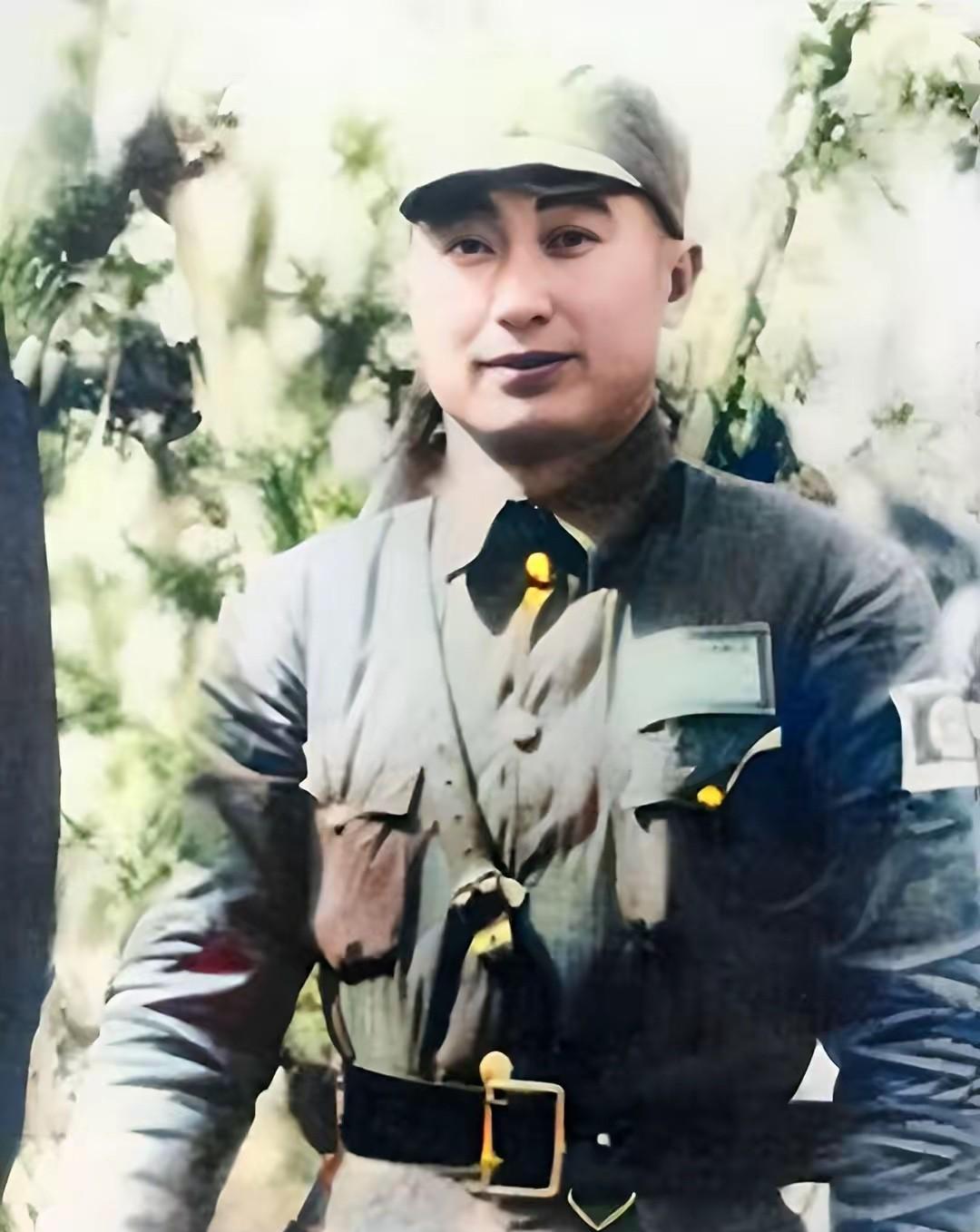 铁血忠魂照汗青，大义家风传千秋
烽火岁月里，戴安澜将军在抗日沙场上横刀立马，以生