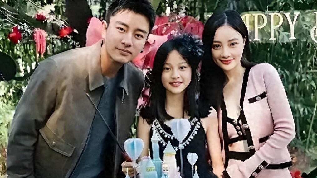 李小璐：年轻时管不住自己，如今只能让女儿替她买单，她后悔吗
