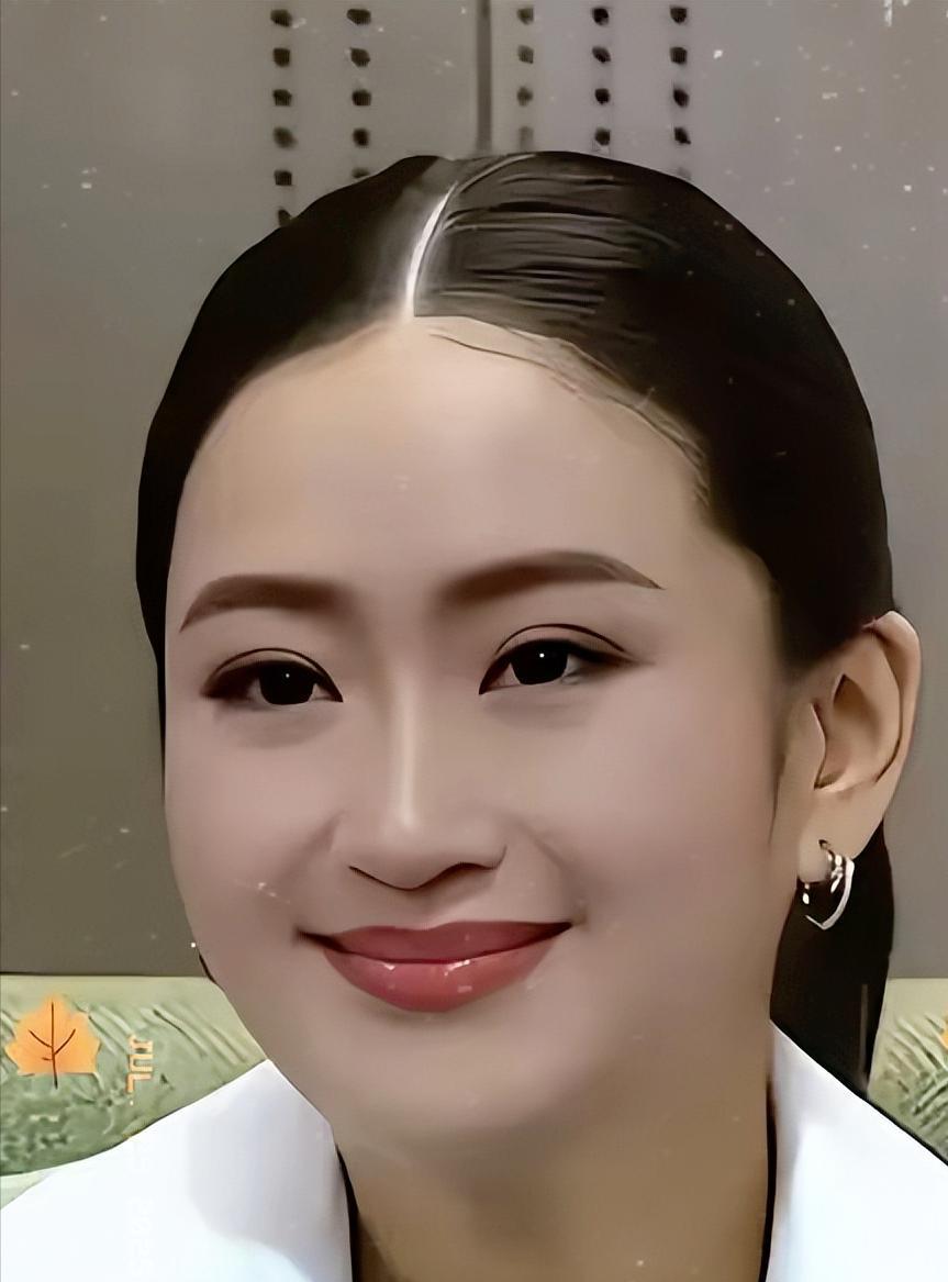 敢这么说，
洪森这七十年福气不小。
碰到了，
佩通坦。
算是让洪森深刻懂了，远亲