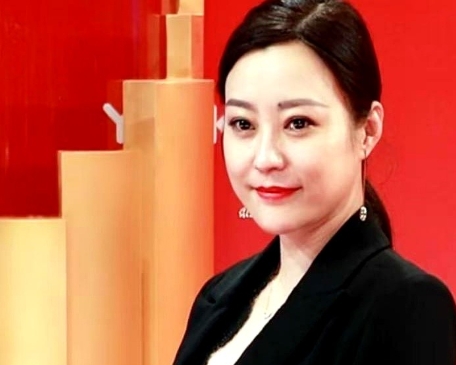 这次郝蕾的演技培训班，可是自砸了招牌。

别的学员她一带就上道儿，偏偏碰上纪凌尘