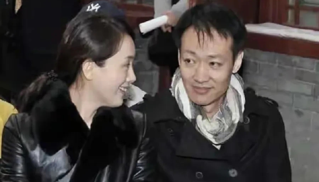 妻子离世后，51岁的辛柏青做了两件事，赢得大家纷纷点赞！
.
路演被问妻子，他愣