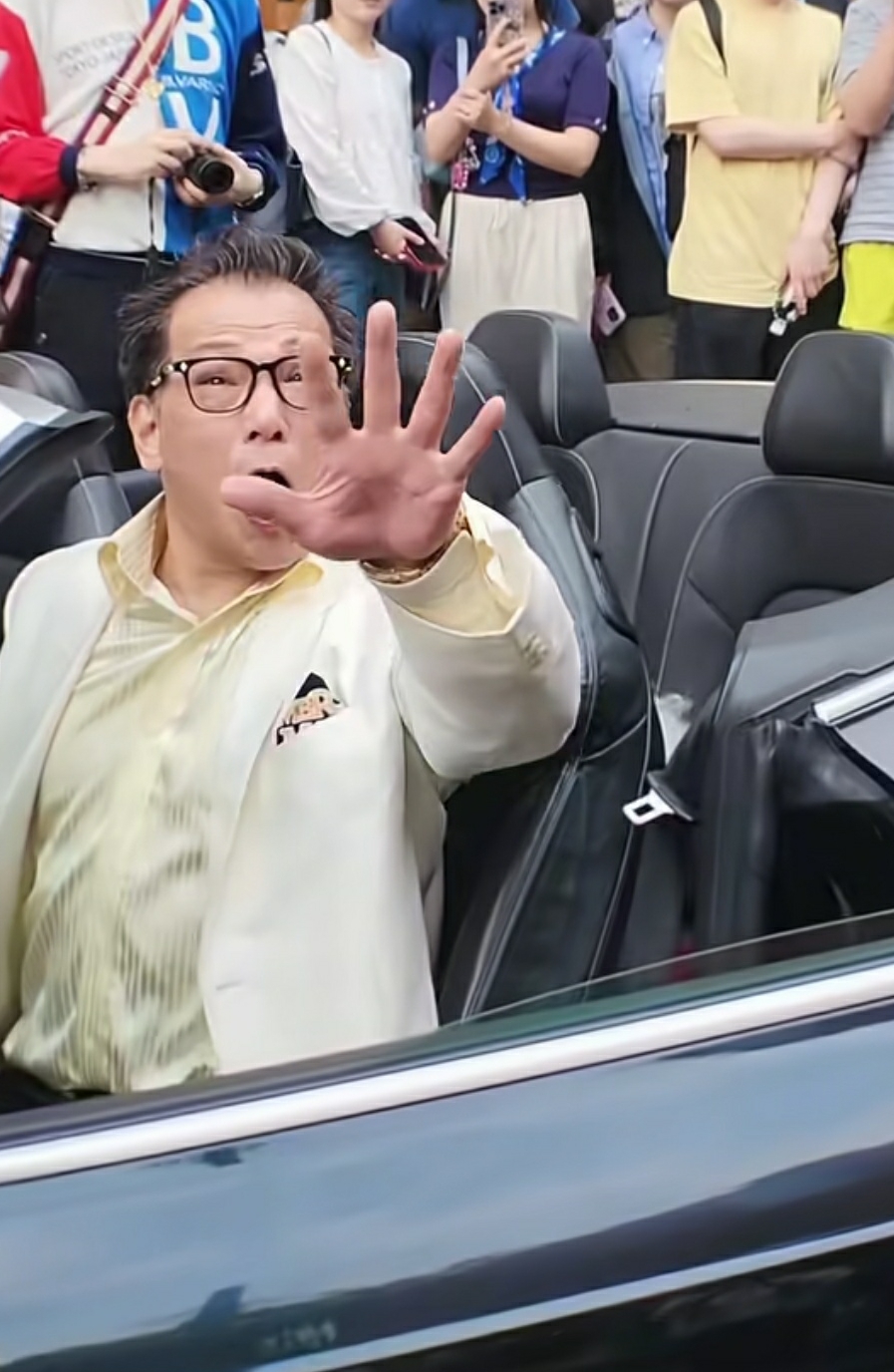 这什么牌的车啊，看着他挺牛的。