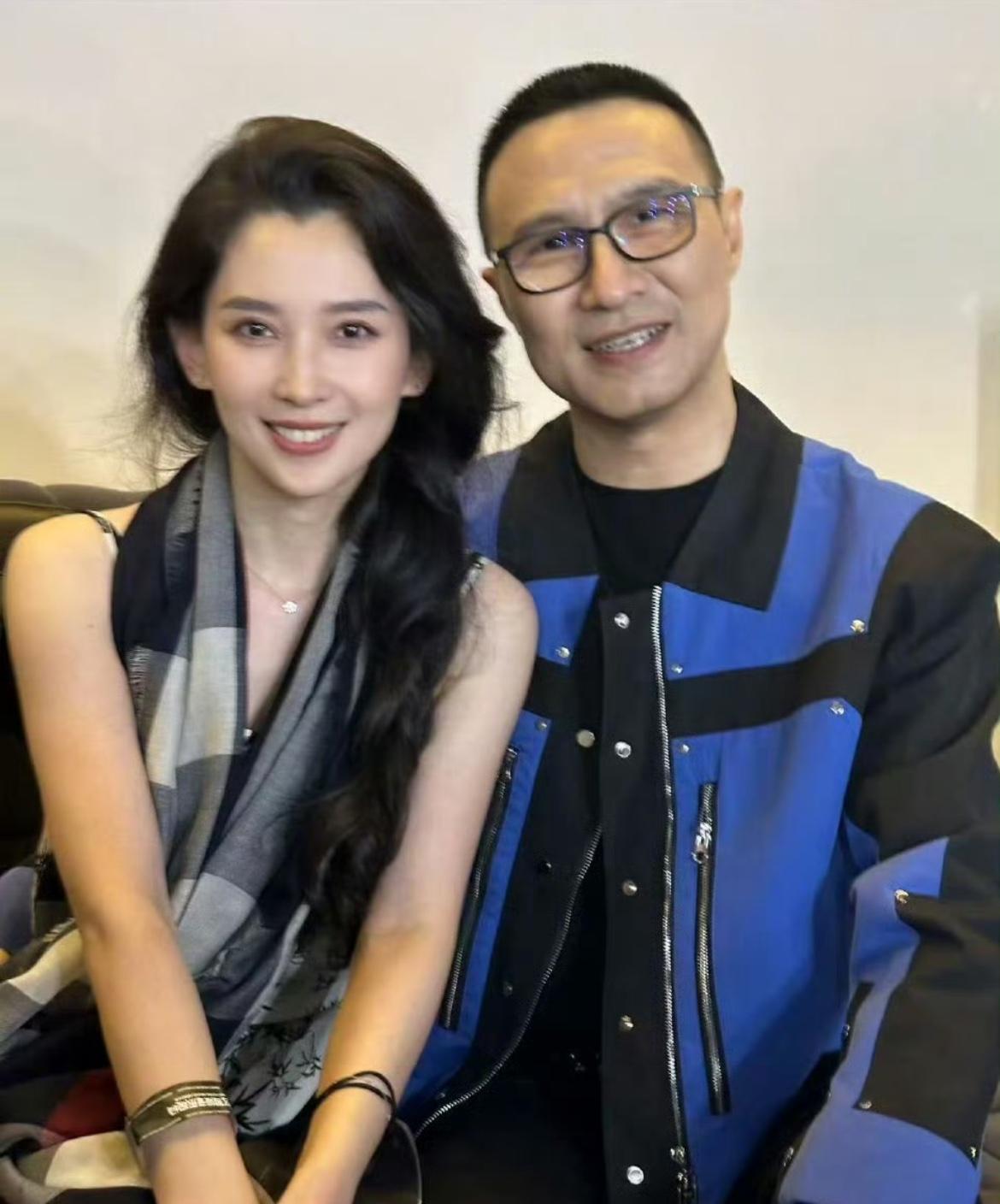 汪峰的感情生活真是丰富多彩。前脚和章子怡结束八年婚姻，后脚就和小20岁的森林北官