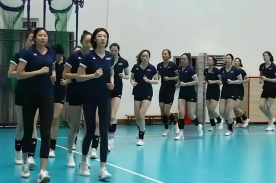 眼见为实，中国女排漳州集训人员是哪些？
最近，中国女排在福建漳州备战世锦赛，这一