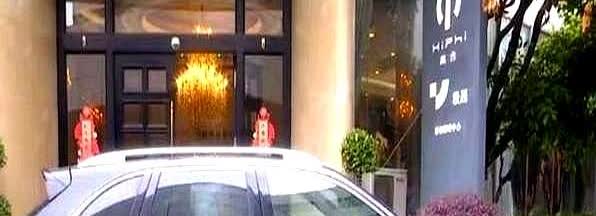 浙江杭州一男子10年前买了辆保时捷卡宴，跑了30多万公里，最近突然出现三个故障灯