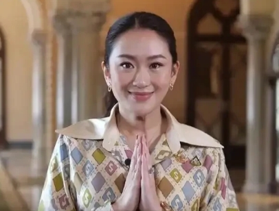 泰国总理佩通坦被停职了，最终败在了老男人的手里！

泰国宪法法院7月1日宣布，受