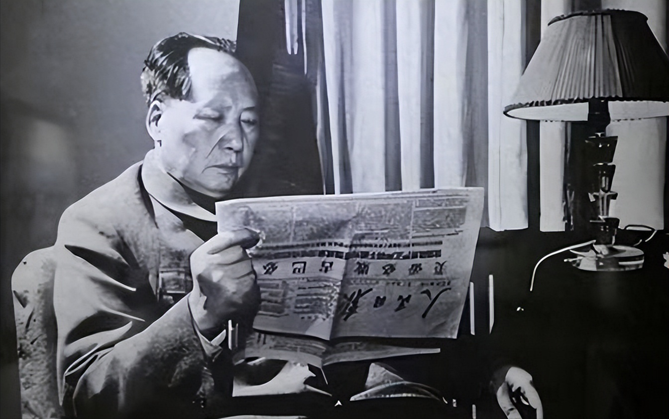 1969年，一天深夜，周总理急忙敲开了毛主席的房门，带来了一个不好的消息，没成想