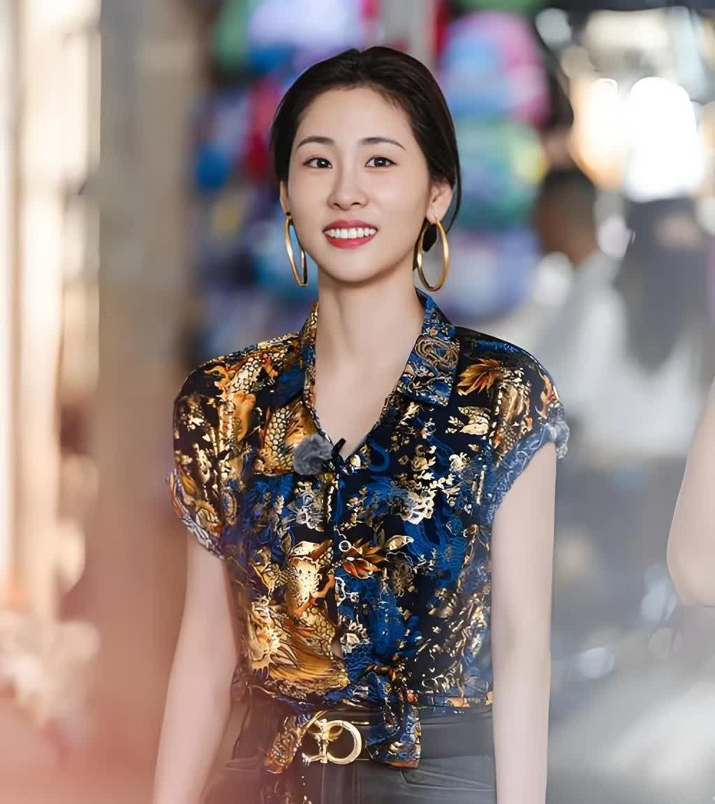 “原唱≠原创”

一句话得罪整个幕后圈

节目组让张碧晨介绍《下一秒》，