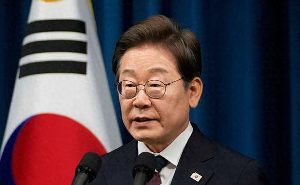 李在明在中美博弈中如何权衡中韩关系？
李在明在收到中国“九三阅兵”邀请后，表现得