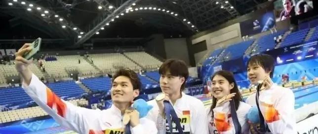 46秒40！白人泳池被黄种人掀桌
亚洲人也能游出世界最快
巴黎决赛，八条赛道七张