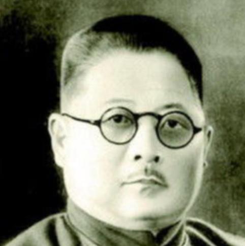 吉鸿昌牺牲后，妻子胡红霞卖掉房子赎回遗体，却发现衣服口袋里有一张小纸条，上面写着