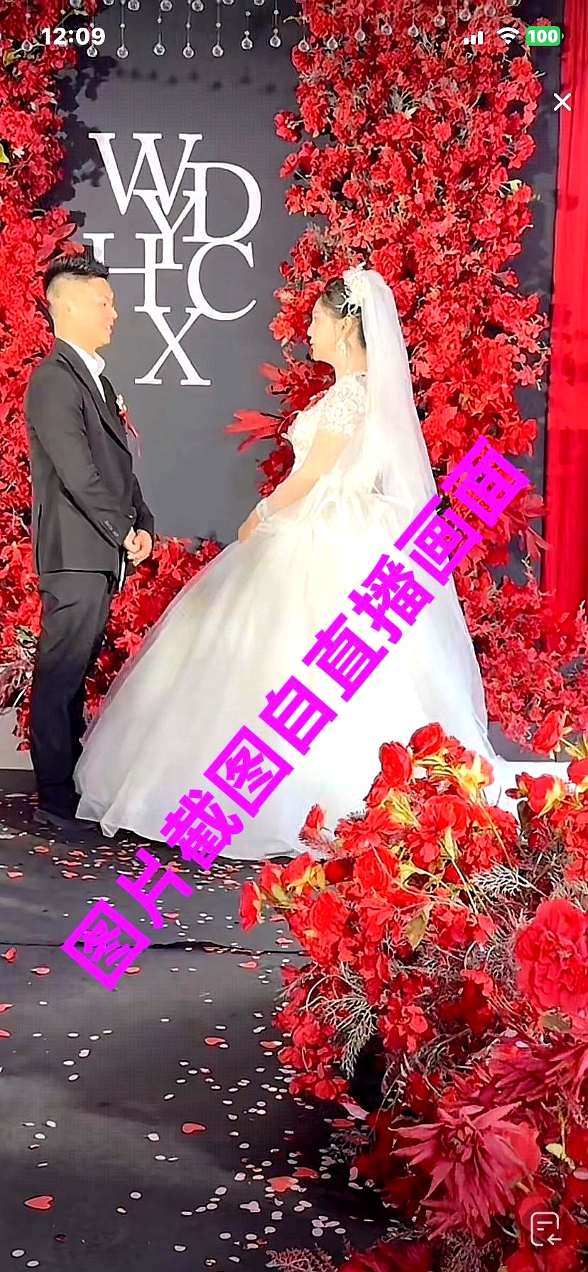 在这繁忙的都市生活中，无数个奋斗的身影构成了一幅生动的画卷。每一个人都在为自己的