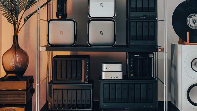 NAS深度思考清单：神仙打架，才要清醒丨极、绿、群、威，怎么买？