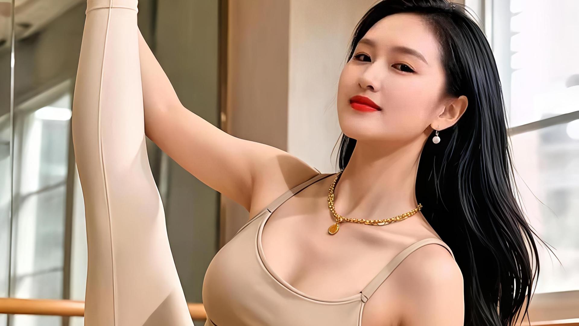 瑜伽垫上的365天：从“硬邦邦”到“软下来”的身体与生活