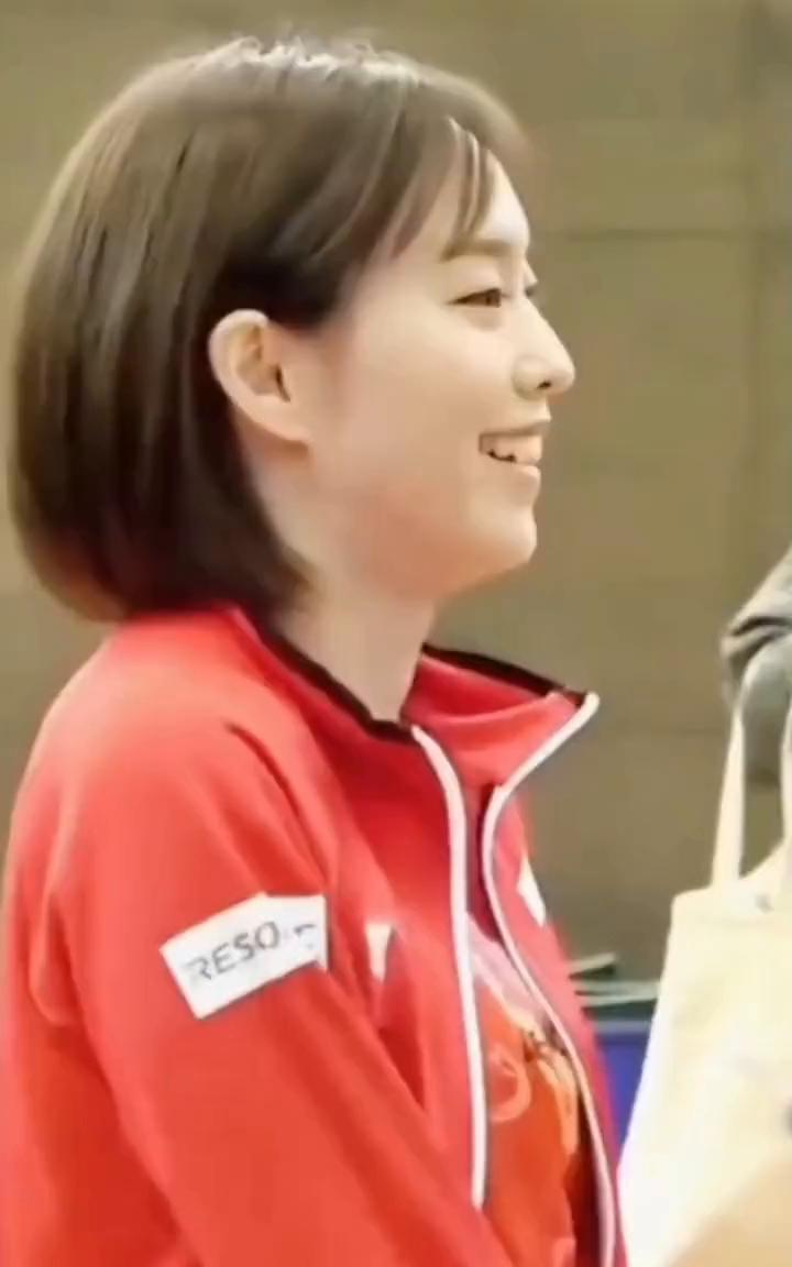 ·如果回忆不是那么拥挤，世界上最远的距离不是生与死的距离，而是我站在你面前你不知
