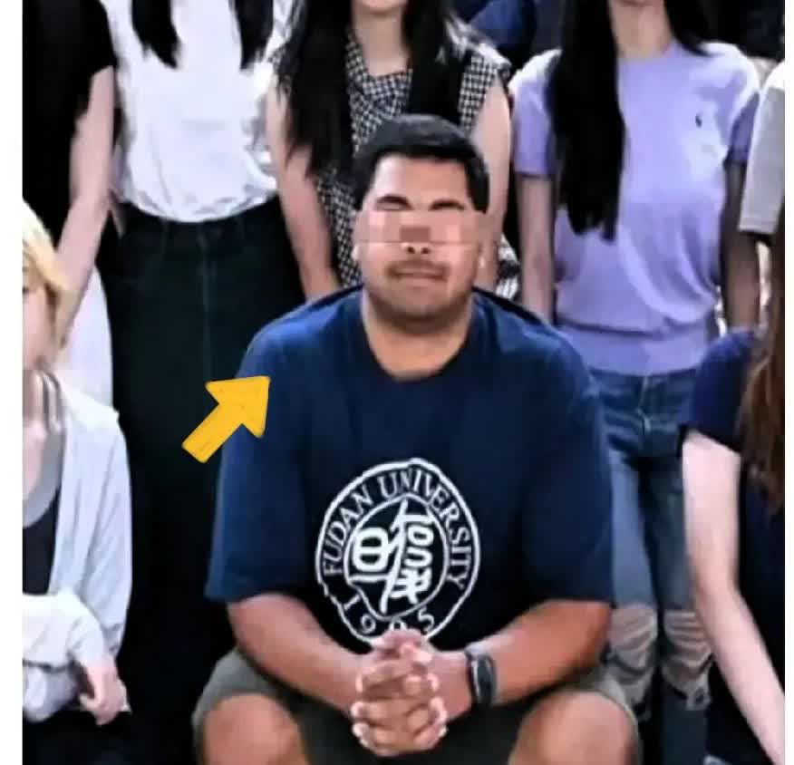 印度留学生刚到四天就打中国人，还被高校多次包庇！
​那个外国学生，看着块头不小