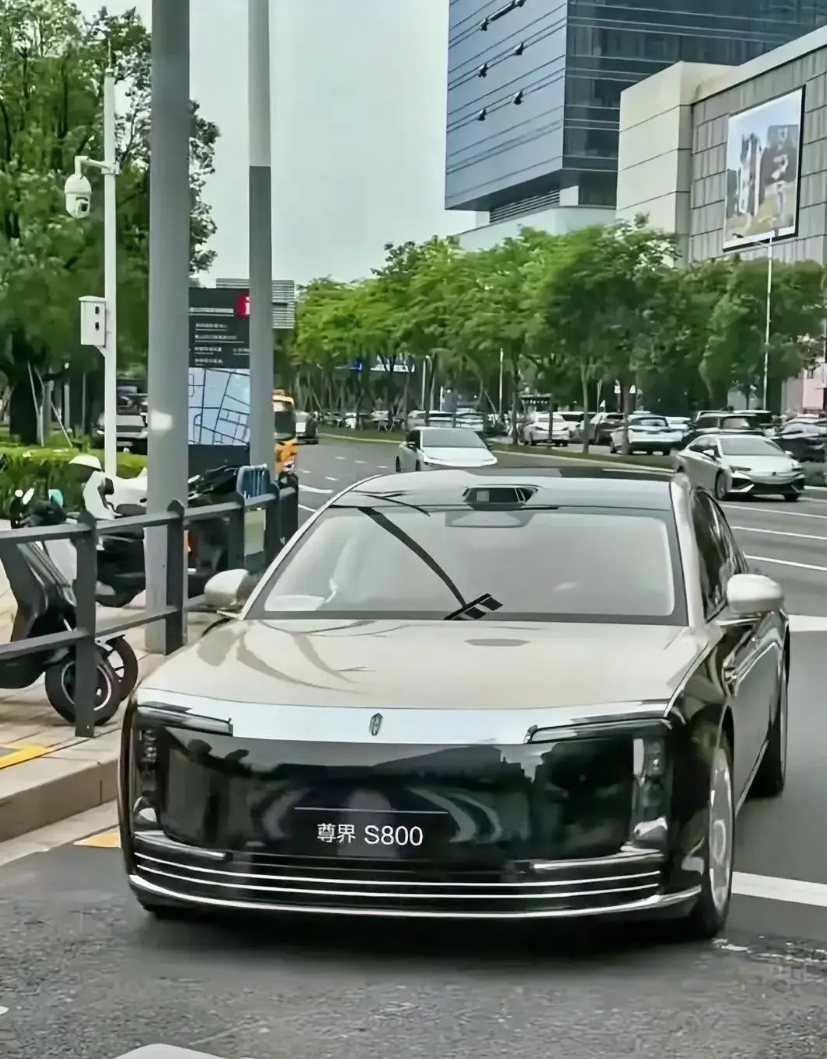 看完尊界S800，BBA，奔驰、迈巴赫车主是不是傻眼了。尊界S800大定1万台，