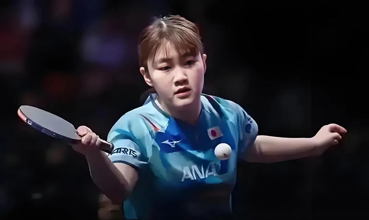大藤沙月赤脚的不怕穿鞋的
北京时间3月15日中午，2025年WTT重庆冠军赛女单
