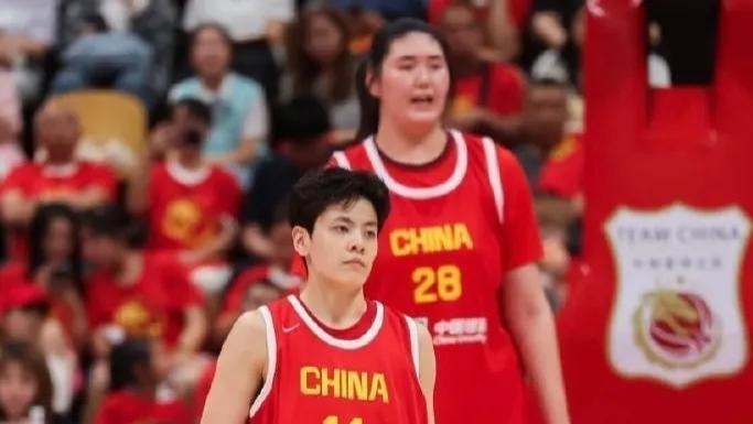 中国女篮：杨舒予接班领袖杨力维李梦退位，张子宇有点令人失望