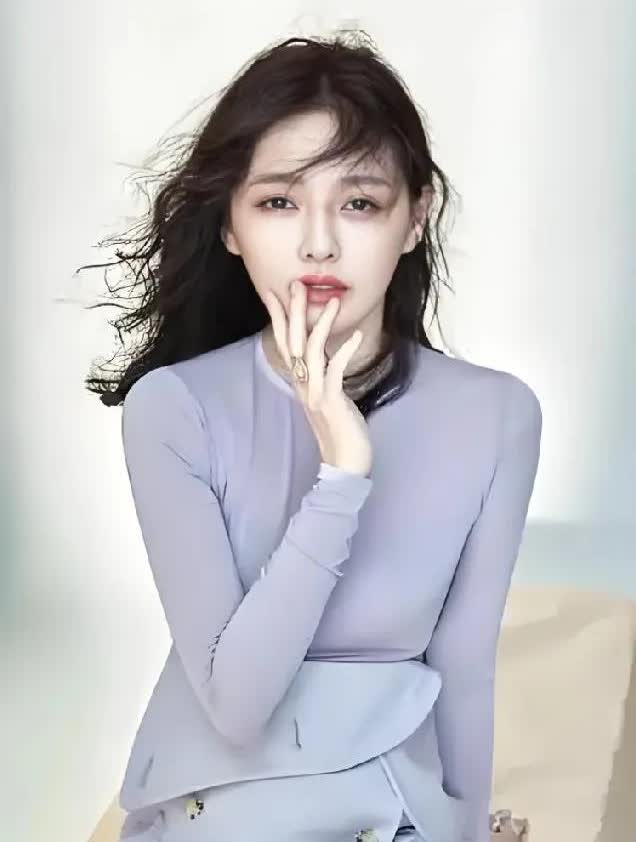 有个事，

一直不敢说，

我刚刚回看之前大曲线和汪互撕微b，

大