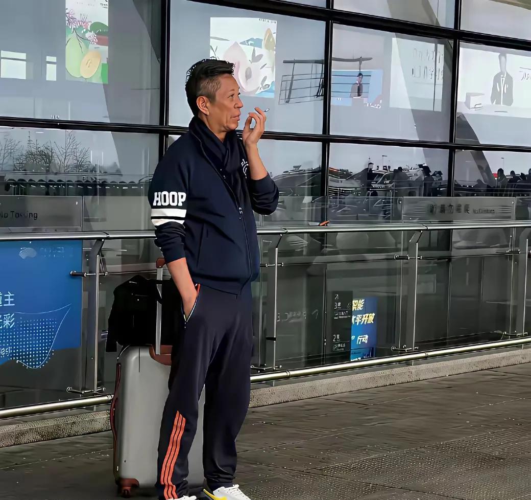真的佩服这些演员，生活当中长得非常阳光帅气，银幕上就可以变身各种类型的角色。
比