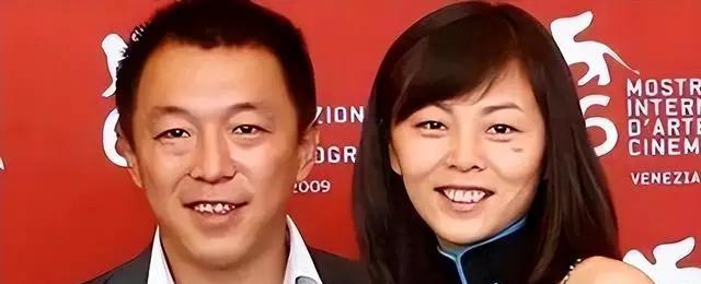 黄渤曾公开表示，给我100亿，我都不换老婆，然而令人意外的是，黄渤的老婆相貌平平