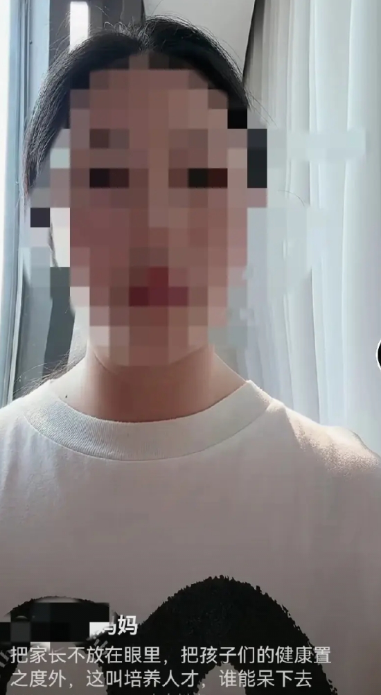 孙继海足校被碰瓷了，还碰得理直气壮！
违约要自由身，又不愿付18万违约金！
大写