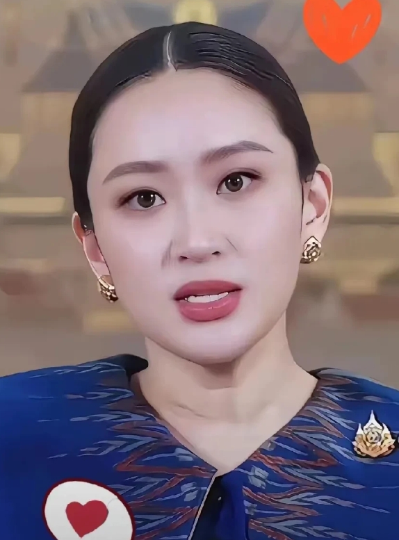 就在刚刚
泰国宣布了
9月7日，佩通坦在社交媒体发声，誓言为泰党将“全力以赴”扮