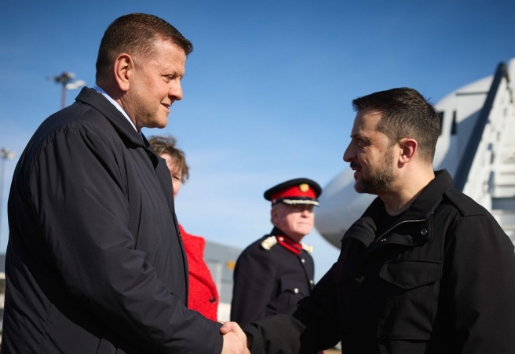 太尴尬了！美国副总统万斯被曝光致电乌军前总司令、现任乌克兰驻英国大使扎卢日内被拒