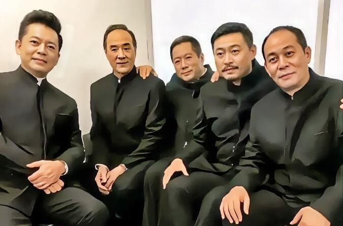这么多男演员，也就只认出了右边的张光北，他演了几十年的戏，扮演过多个角色，能记住