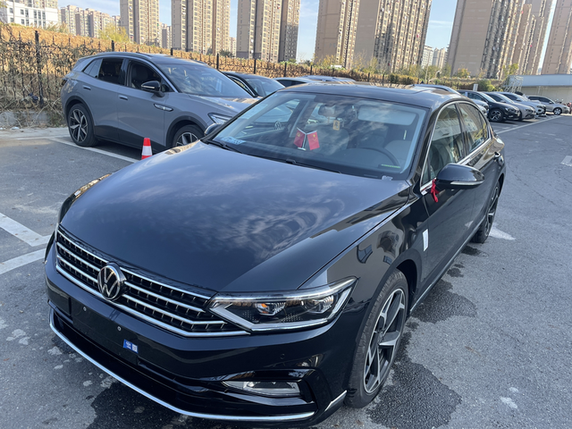 迈腾b8带你回家
看了不少天了，在帕萨特和迈腾之间还是选择了帕迈腾。
360度无