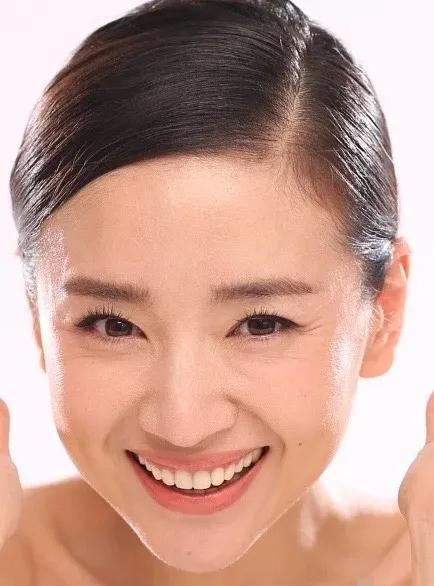 董洁高清怼脸拍，这个眉型，眼妆，一般人真驾驭不了。#董洁#